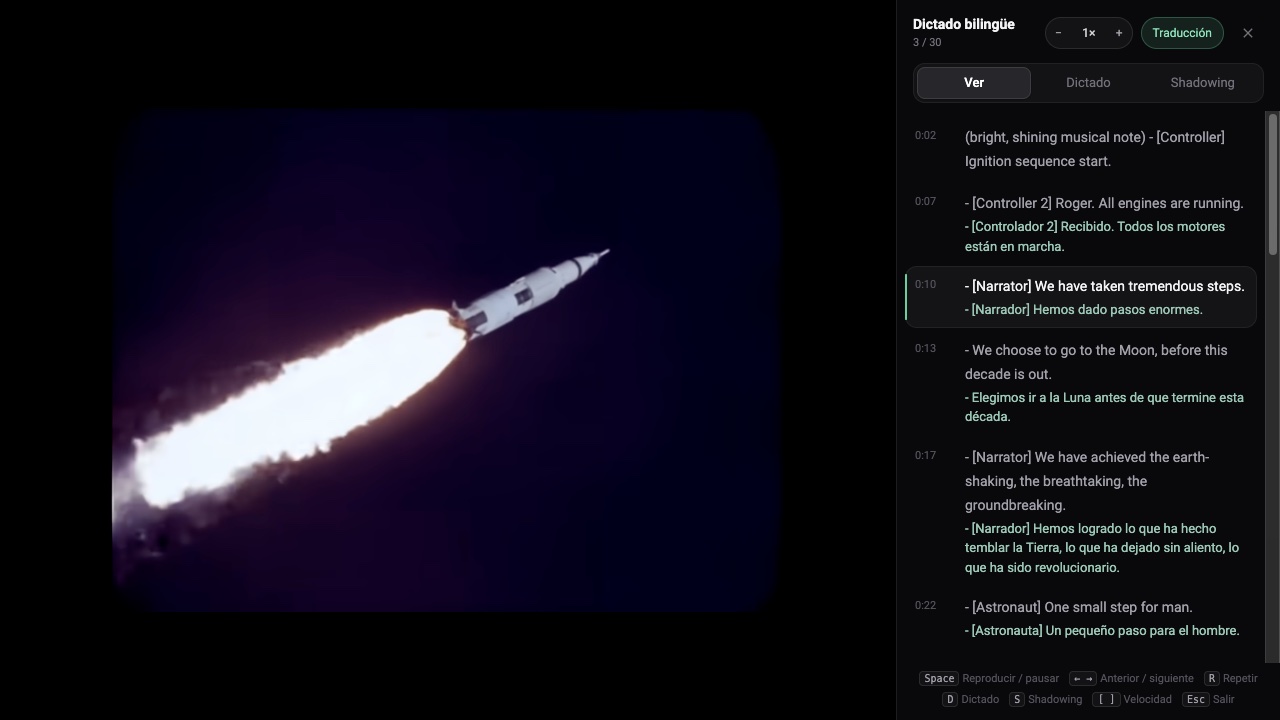 La transcripción bilingüe junto a un vídeo de YouTube